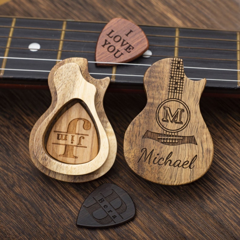 Personalized Wood Guitar Pick Box,Custom Guitar Picks Holder,Engraved Wooden Guitar Plectrums Storage Case,Guitar Player Gift, Gifts for Dad Dj